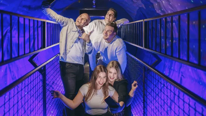 Spectacular Photos with Friends