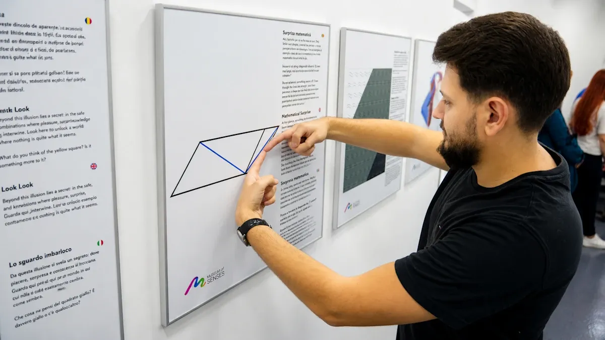 Exponate Interactive Care Te Vor Uimi 